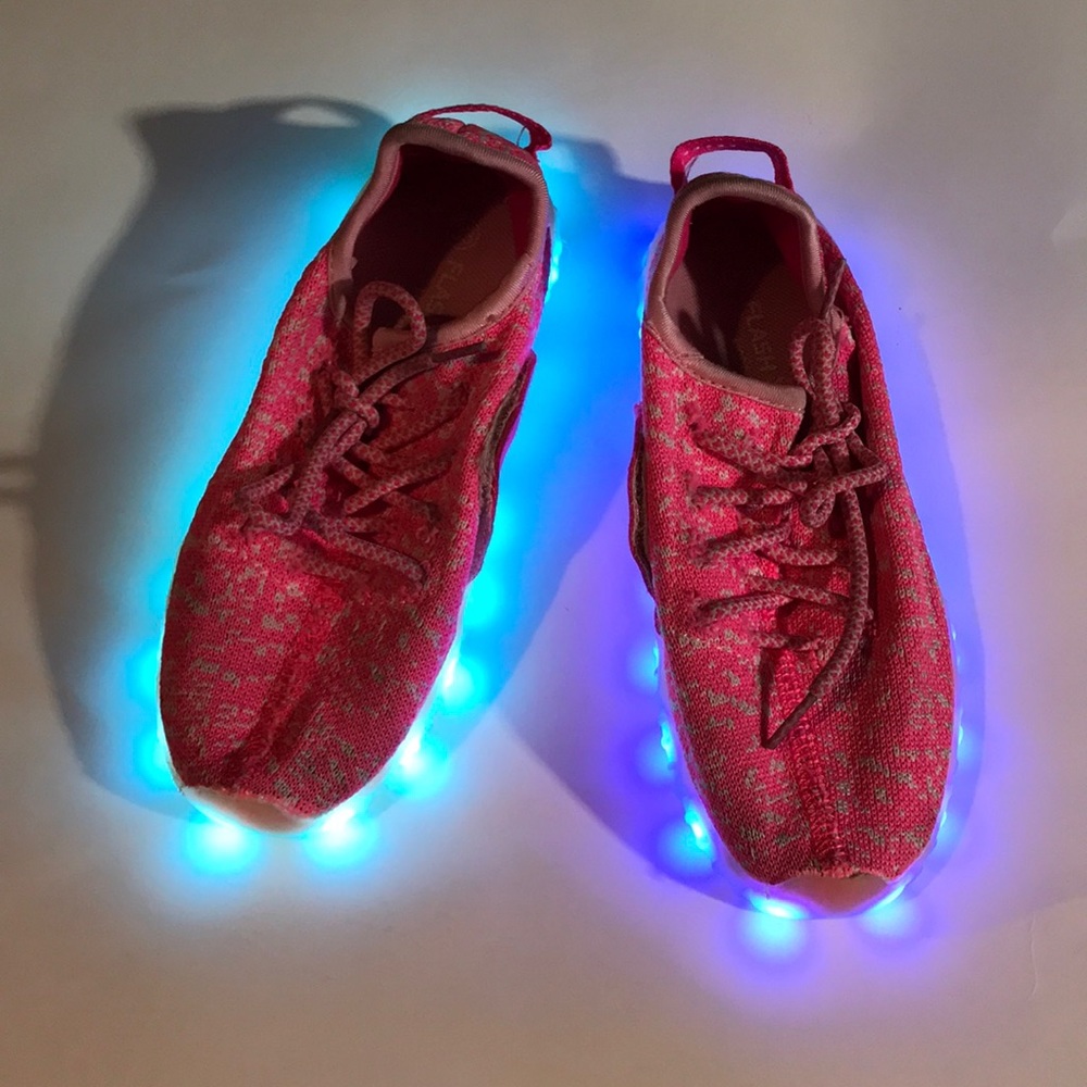 Flash kicks little girls size 33 pink glowing